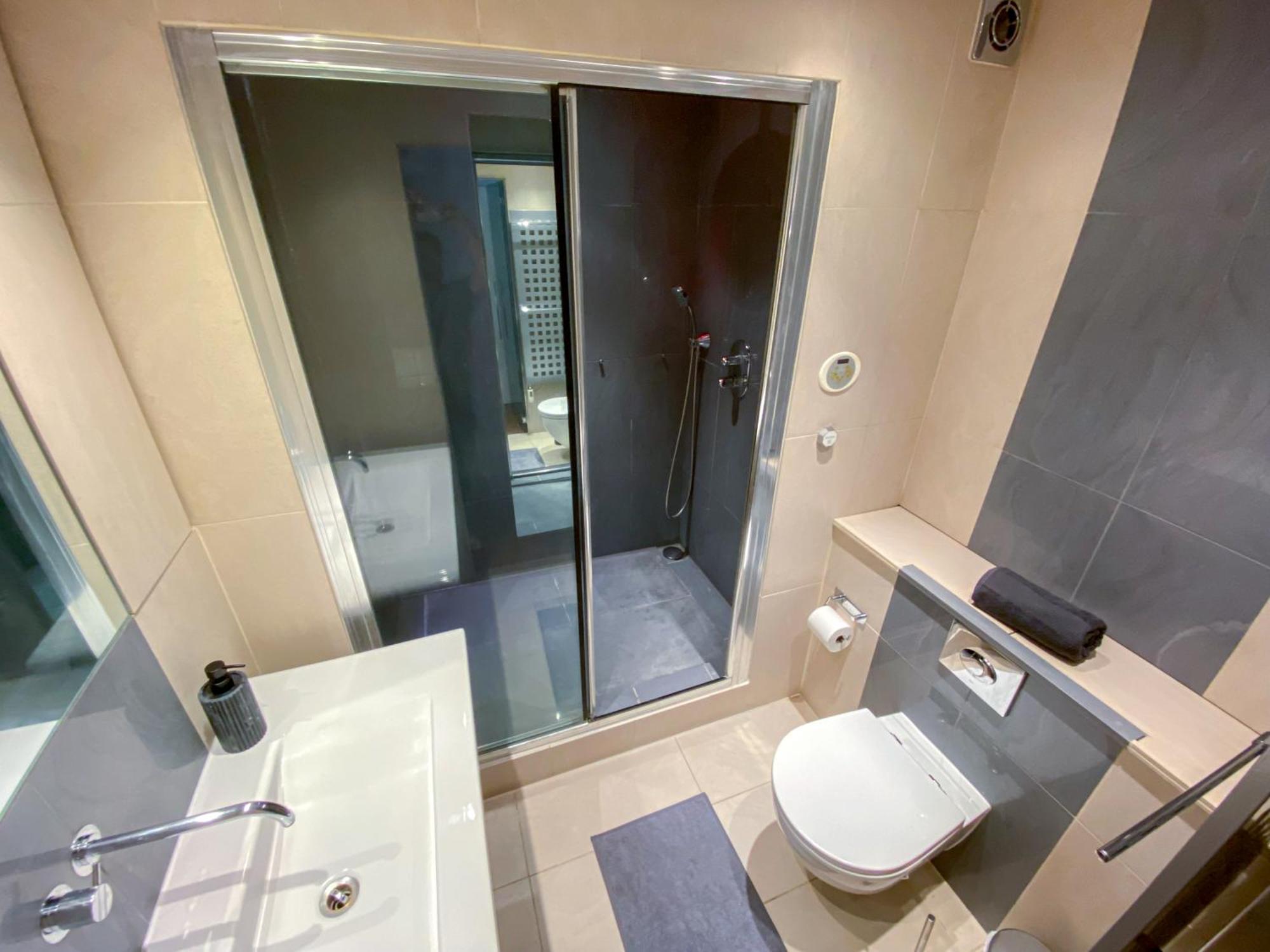 3 Bedroom Flat With Sauna 2,5 Bath, Sloane Square, Chelsea, Londra